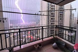 Dây chằng bánh chè bị rách! Dung Tử Phong phơi nắng hồi phục video: Đêm tối có đèn, mưa có ô, sau cơn mưa luôn có cầu vồng